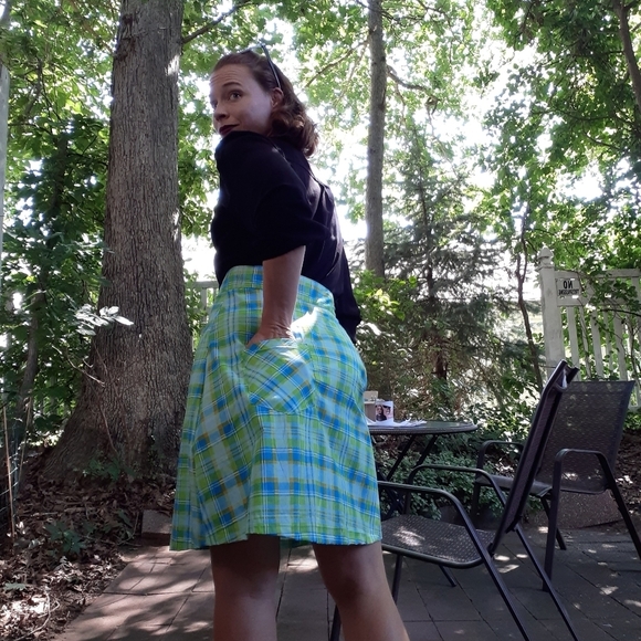 Plaid Knee-length Skirt - Picture 2 of 6